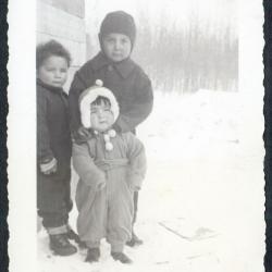 Photo album pp. 33-34 : Peterbell family