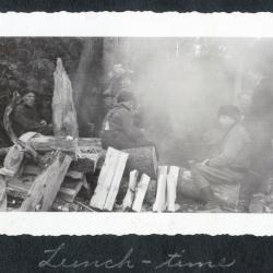 Photo album pp. 33-34 : Peterbell family