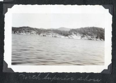Photo album pp. 27-28 : Caribou, Gargantua and North Superior shore